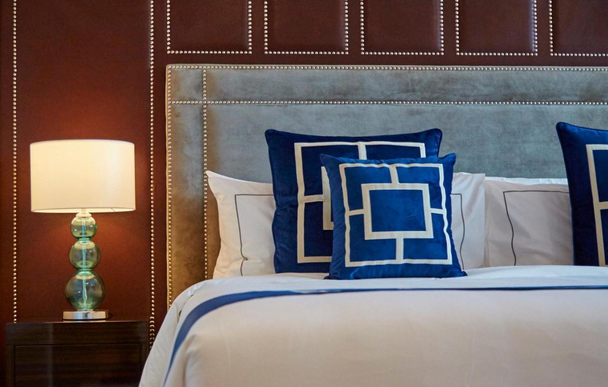 The Face Style Hotel Kuala Lumpur Zewnętrze zdjęcie A bed with a headboard